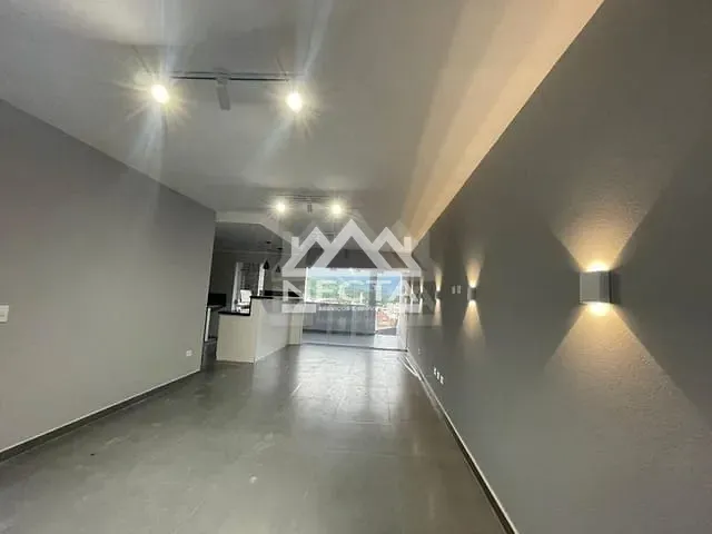 Sobrado com 156m² 4 quartos e 5 banheiros, à venda, no bairro Pontal da Cruz em São Sebastião
