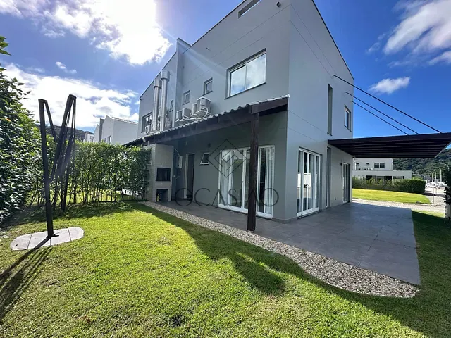 Casa 3 quartos e 3 banheiros, à venda, no bairro São Judas Tadeu em Balneário Camboriú