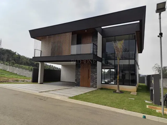 Casa com 666m² 3 quartos e 4 banheiros, à venda, no bairro Butiatumirim em Colombo