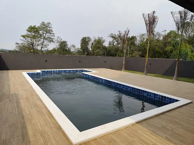 Casa com 666m² 3 quartos e 4 banheiros, à venda, no bairro Butiatumirim em Colombo