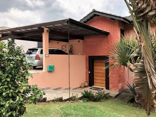 Casa com 500m² 3 quartos e 5 banheiros, à venda, no bairro Condomínio Golf Garden em Carapicuíba
