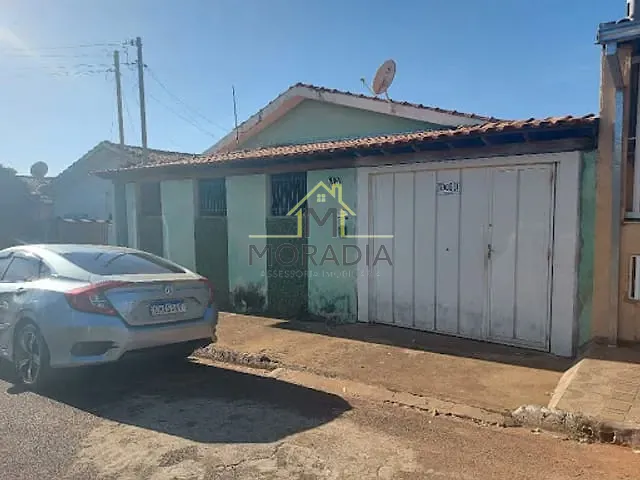 Casa com 200m² 2 quartos e 2 banheiros, à venda, no bairro Parque dos Municípios II em Guaxupé