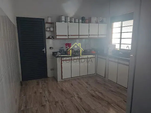 Casa com 200m² 2 quartos e 2 banheiros, à venda, no bairro Parque dos Municípios II em Guaxupé