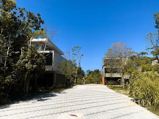 Casa 3 quartos e 1 banheiro, à venda, no bairro Praia do Estaleiro em Balneário Camboriú