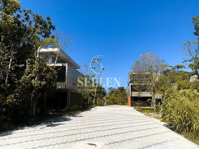 Casa 3 quartos e 1 banheiro, à venda, no bairro Praia do Estaleiro em Balneário Camboriú