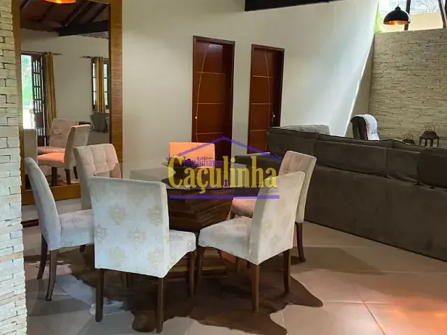 Casa com 28000m² 5 quartos e 3 banheiros, à venda, no bairro Centro (Ipiabas) em Barra do Piraí
