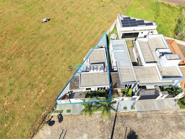 Casa 2 quartos e 1 banheiro, à venda, no bairro Arco Íris em Siqueira Campos