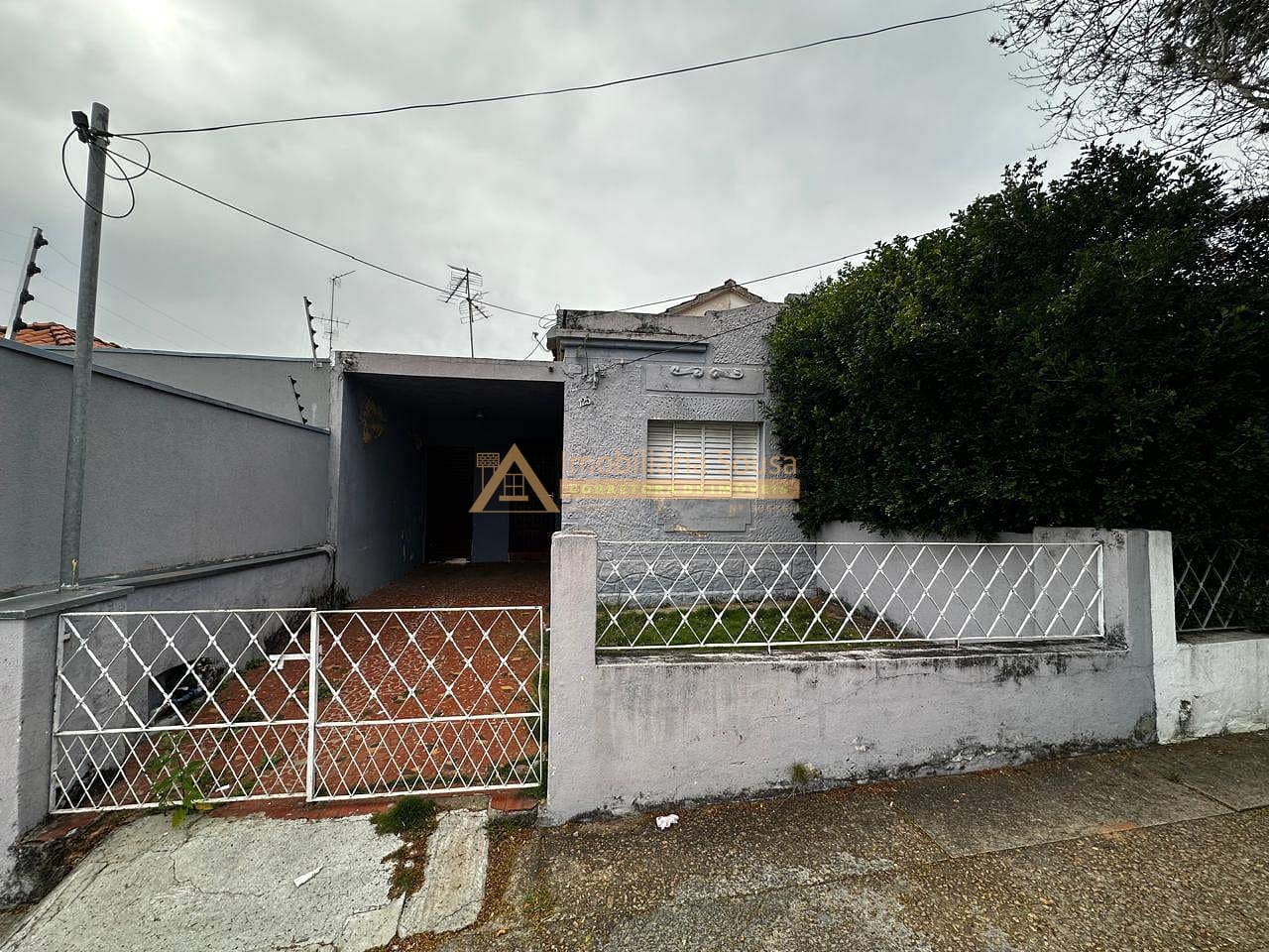 Casa à venda com 4 quartos, 138m² - Foto 1