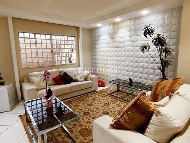 Casa com 239m² 3 quartos e 31 banheiros, à venda, no bairro Jardim Imagawa em Londrina