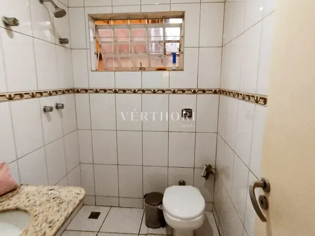 Casa com 239m² 3 quartos e 31 banheiros, à venda, no bairro Jardim Imagawa em Londrina