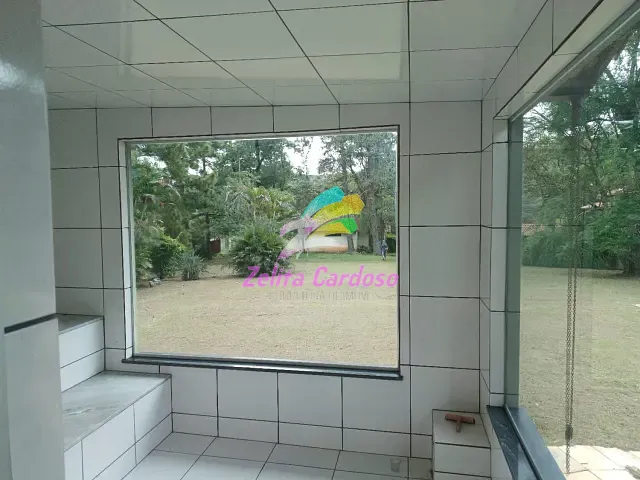 Casa com 2000m² 1 quarto e 2 banheiros, à venda, no bairro Condomínio Vale do Ouro em Ribeirão das Neves