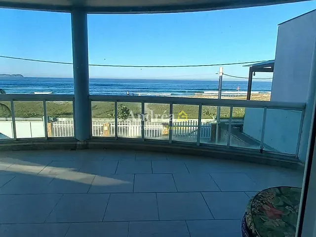 Casa com 392m² 4 quartos e 2 banheiros, à venda ou para alugar, no bairro Praia do Foguete em Cabo Frio