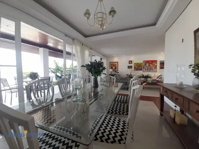 Casa com 500m² 3 quartos e 4 banheiros, à venda, no bairro João Paulo em Florianópolis