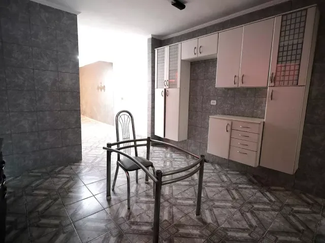 Sobrado 3 quartos e 4 banheiros, para alugar, no bairro Jardim do Estádio em Santo André