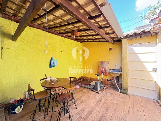 Casa 2 quartos e 1 banheiro, à venda, no bairro Solar do Barreiro (Barreiro) em Belo Horizonte