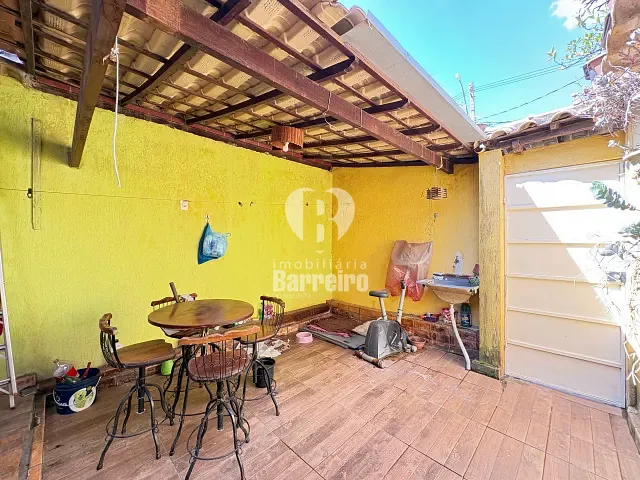 Casa 2 quartos e 1 banheiro, à venda, no bairro Solar do Barreiro (Barreiro) em Belo Horizonte