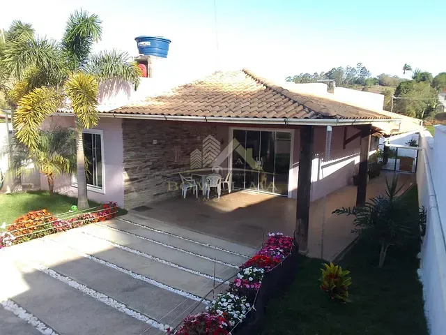 Casa 3 quartos e 1 banheiro, à venda, no bairro Centro em Chácara