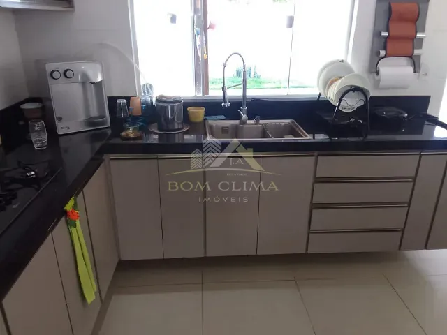 Casa 3 quartos e 1 banheiro, à venda, no bairro Centro em Chácara
