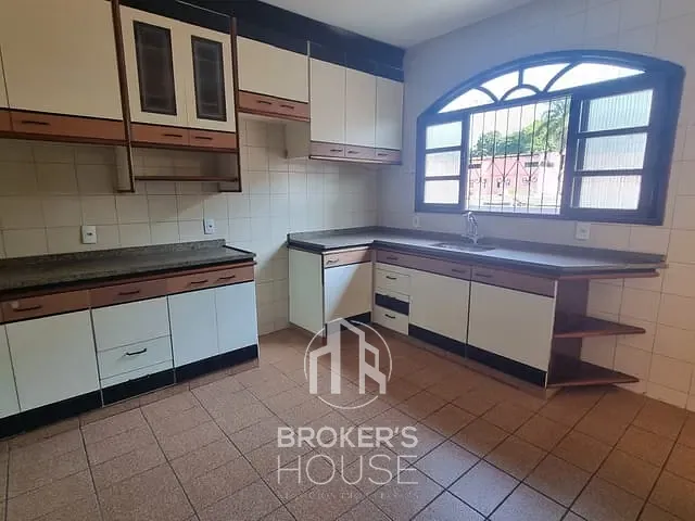Casa com 300m² 6 quartos e 6 banheiros, à venda, no bairro Consolação em Vitória
