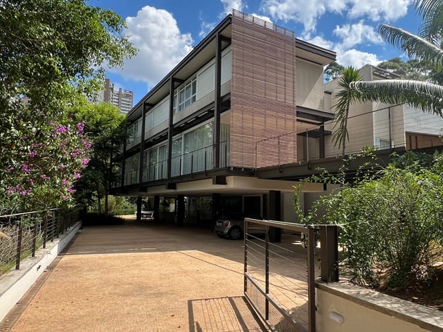 Casa com 1100m² 4 quartos e 6 banheiros, à venda, no bairro Tamboré em Santana de Parnaíba