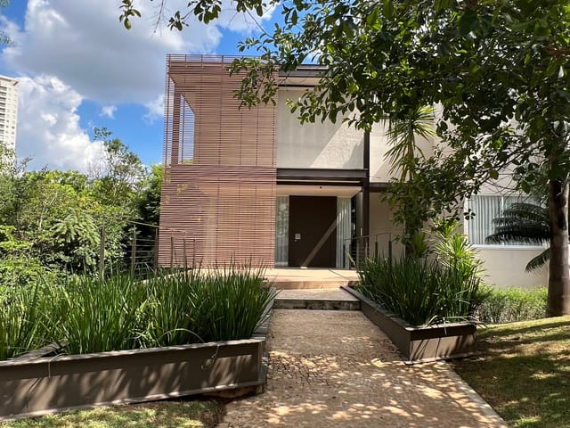 Casa com 1100m² 4 quartos e 6 banheiros, à venda, no bairro Tamboré em Santana de Parnaíba