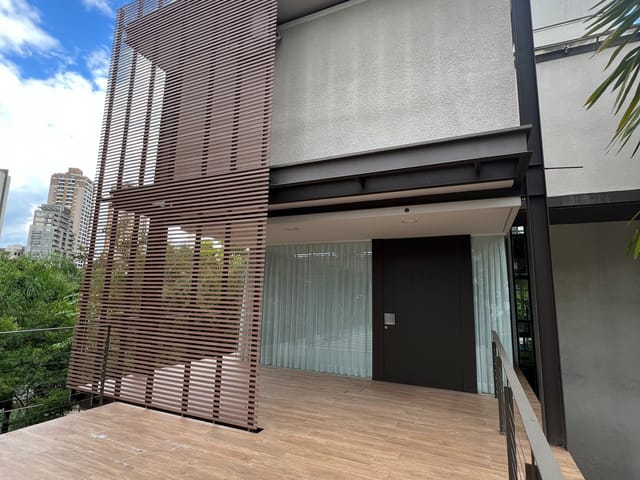 Casa com 1100m² 4 quartos e 6 banheiros, à venda, no bairro Tamboré em Santana de Parnaíba