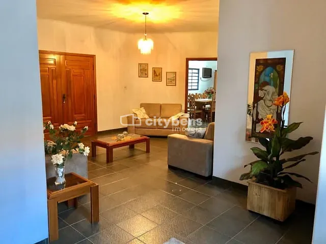 Casa 4 quartos e 4 banheiros, à venda, no bairro Vila Carvalho em Araçatuba