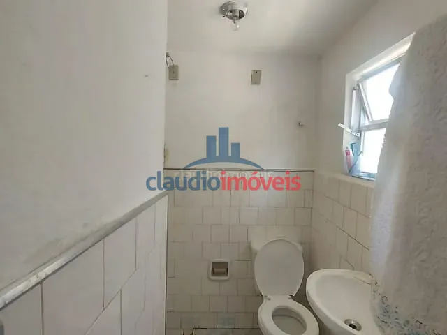 Casa 2 quartos e 1 banheiro, à venda, no bairro Vila Nova em Barra Mansa