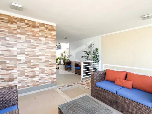 Casa 4 quartos e 4 banheiros, à venda, no bairro Conjunto Residencial Redenção em Nova Iguaçu