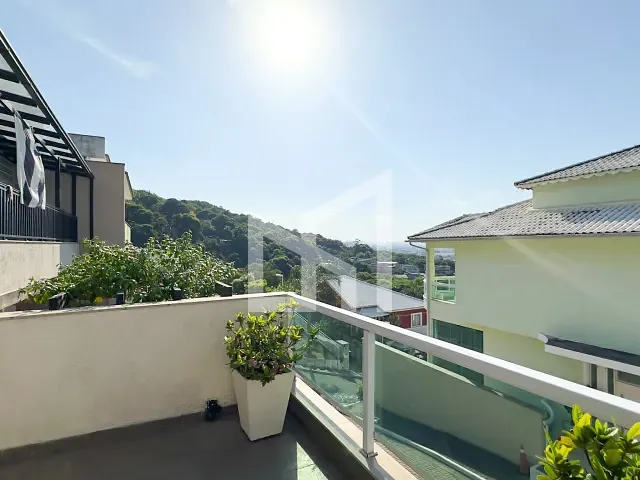 Casa 4 quartos e 4 banheiros, à venda, no bairro Conjunto Residencial Redenção em Nova Iguaçu