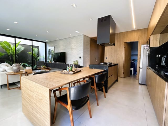 Casa 4 quartos e 6 banheiros, à venda, no bairro Village Santa Georgina em Franca