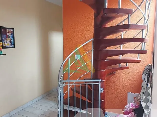 Casa com 250m² 4 quartos e 2 banheiros, à venda, no bairro Parque das Laranjeiras em Mogi Mirim