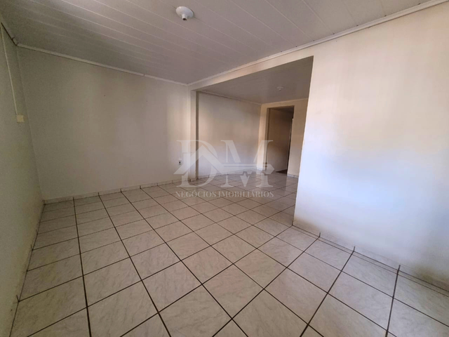 Casa 3 quartos e 2 banheiros, para alugar, no bairro Vila Kennedy em Jaguariaíva
