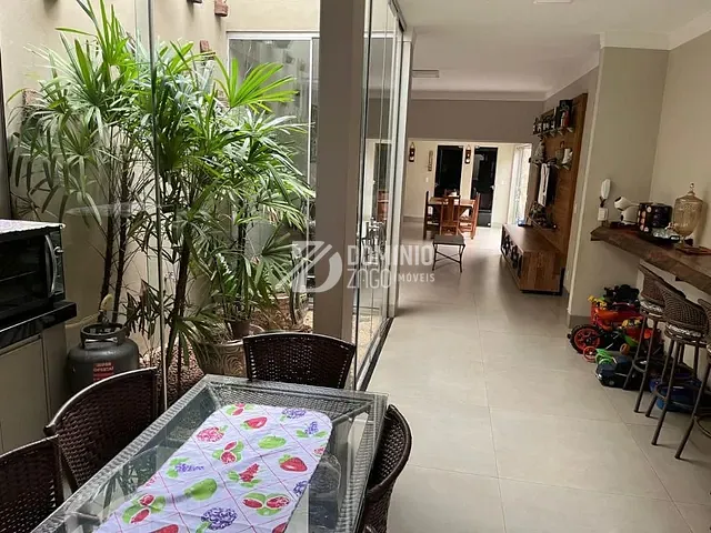 Casa com 200m² 2 quartos e 2 banheiros, à venda, no bairro Jardim Espanha em Uberaba