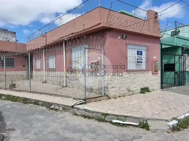 Casa 3 quartos e 2 banheiros, à venda, no bairro Laranjal em Pelotas