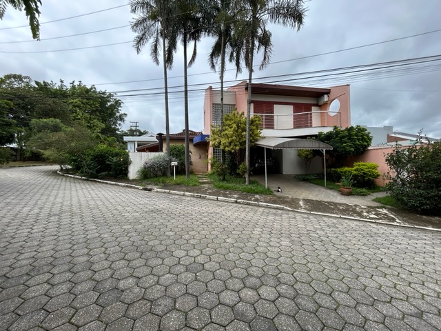 Casa com 192m² 4 quartos e 4 banheiros, à venda, no bairro Jardim Maria Cândida em Caçapava