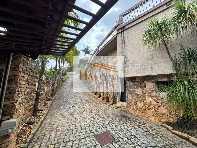 Casa 4 quartos e 4 banheiros, à venda, no bairro Mangabeiras em Belo Horizonte