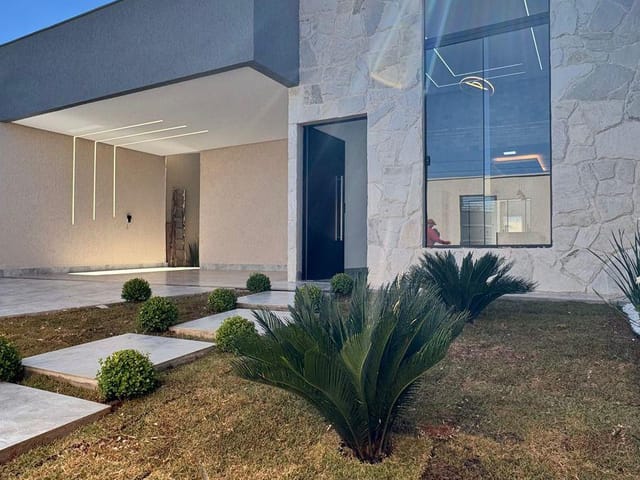 Casa com 300m² 3 quartos e 4 banheiros, à venda, no bairro Vila Finsocial em Goiânia