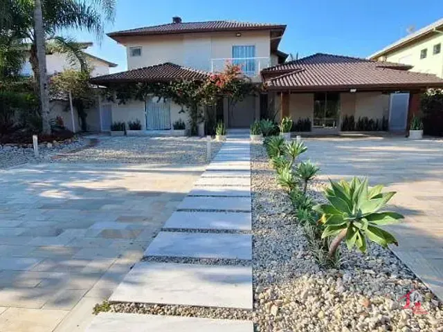Casa 5 quartos e 8 banheiros, à venda, no bairro Bougainville Residencial V em Peruíbe