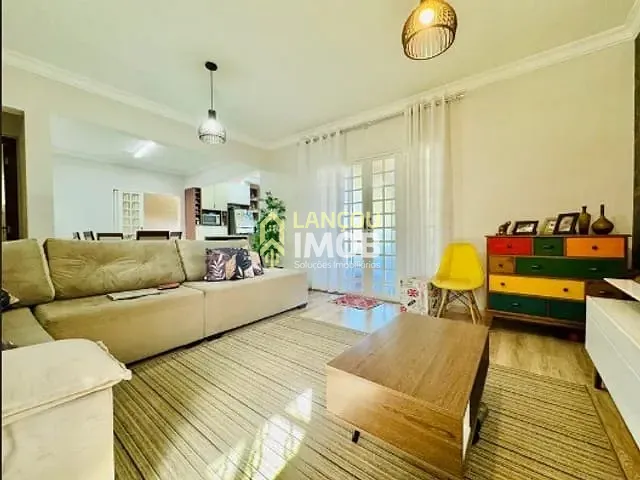 Casa com 250m² 3 quartos e 3 banheiros, à venda, no bairro Loteamento Vivenda Centenário em Jundiaí