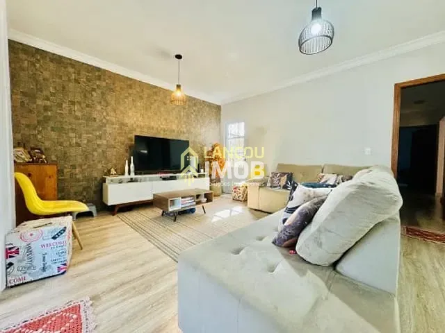 Casa com 250m² 3 quartos e 3 banheiros, à venda, no bairro Loteamento Vivenda Centenário em Jundiaí