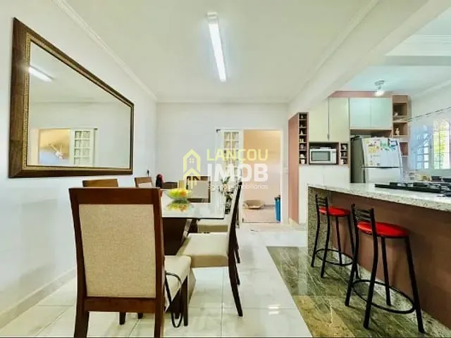 Casa com 250m² 3 quartos e 3 banheiros, à venda, no bairro Loteamento Vivenda Centenário em Jundiaí