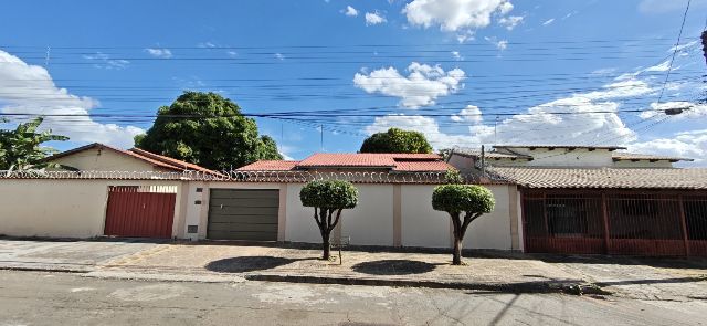 Casa com 250m² 3 quartos e 2 banheiros, à venda, no bairro Jardim Mariliza em Goiânia