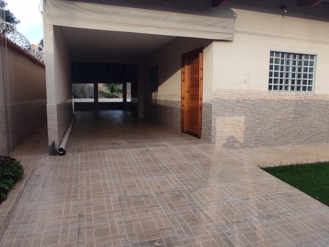Casa com 250m² 3 quartos e 2 banheiros, à venda, no bairro Jardim Mariliza em Goiânia