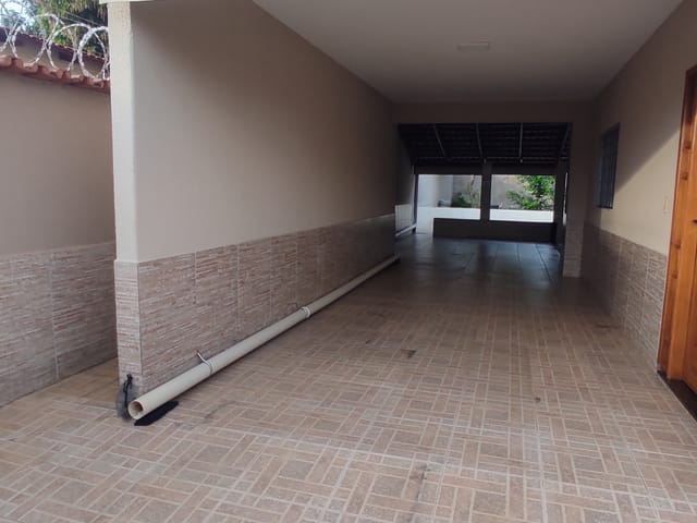 Casa com 250m² 3 quartos e 2 banheiros, à venda, no bairro Jardim Mariliza em Goiânia