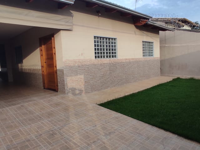 Casa com 250m² 3 quartos e 2 banheiros, à venda, no bairro Jardim Mariliza em Goiânia