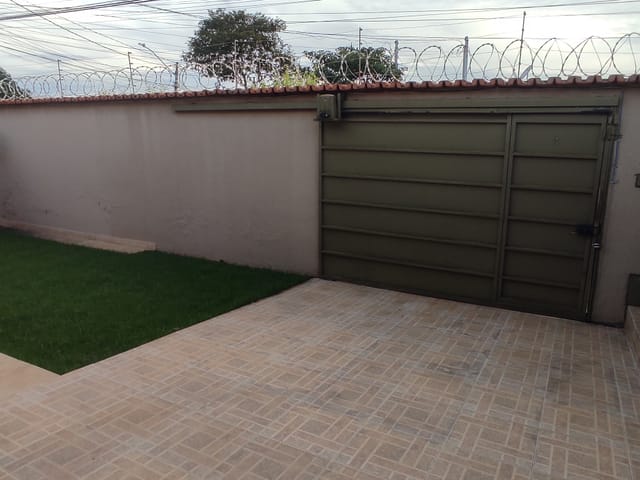 Casa com 250m² 3 quartos e 2 banheiros, à venda, no bairro Jardim Mariliza em Goiânia