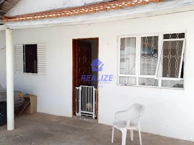 Casa com 180m² 3 quartos e 1 banheiro, à venda, no bairro Conjunto Habitacional Engenheiro Francisco Blasi em Botucatu