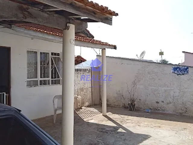 Casa com 180m² 3 quartos e 1 banheiro, à venda, no bairro Conjunto Habitacional Engenheiro Francisco Blasi em Botucatu