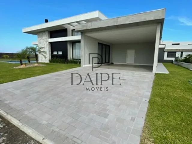 Casa com 600m² 4 quartos e 4 banheiros, à venda, no bairro Centro em Osório